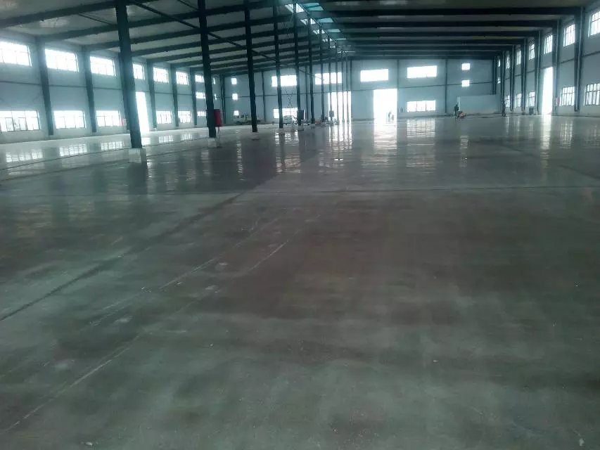 4,明显减缓风化;3,提升抗化学品腐蚀性;2,提升原地面抗压强度,抗冲击