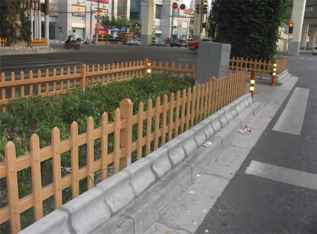 乌鲁木齐厂家pvc草坪护栏树池护栏绿化围栏