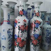 上海***的景德镇陶瓷专卖店