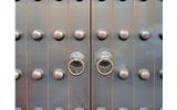每天使用的銅門，要怎么解決銅門生銹以及被空氣氧化的問題-銅門