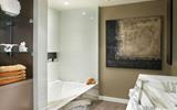  Marble tile reveals natural texture, bathroom space optimization - marble tile